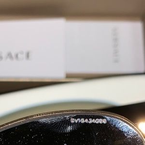 Proof of Authenticity Versace sunglasses sold